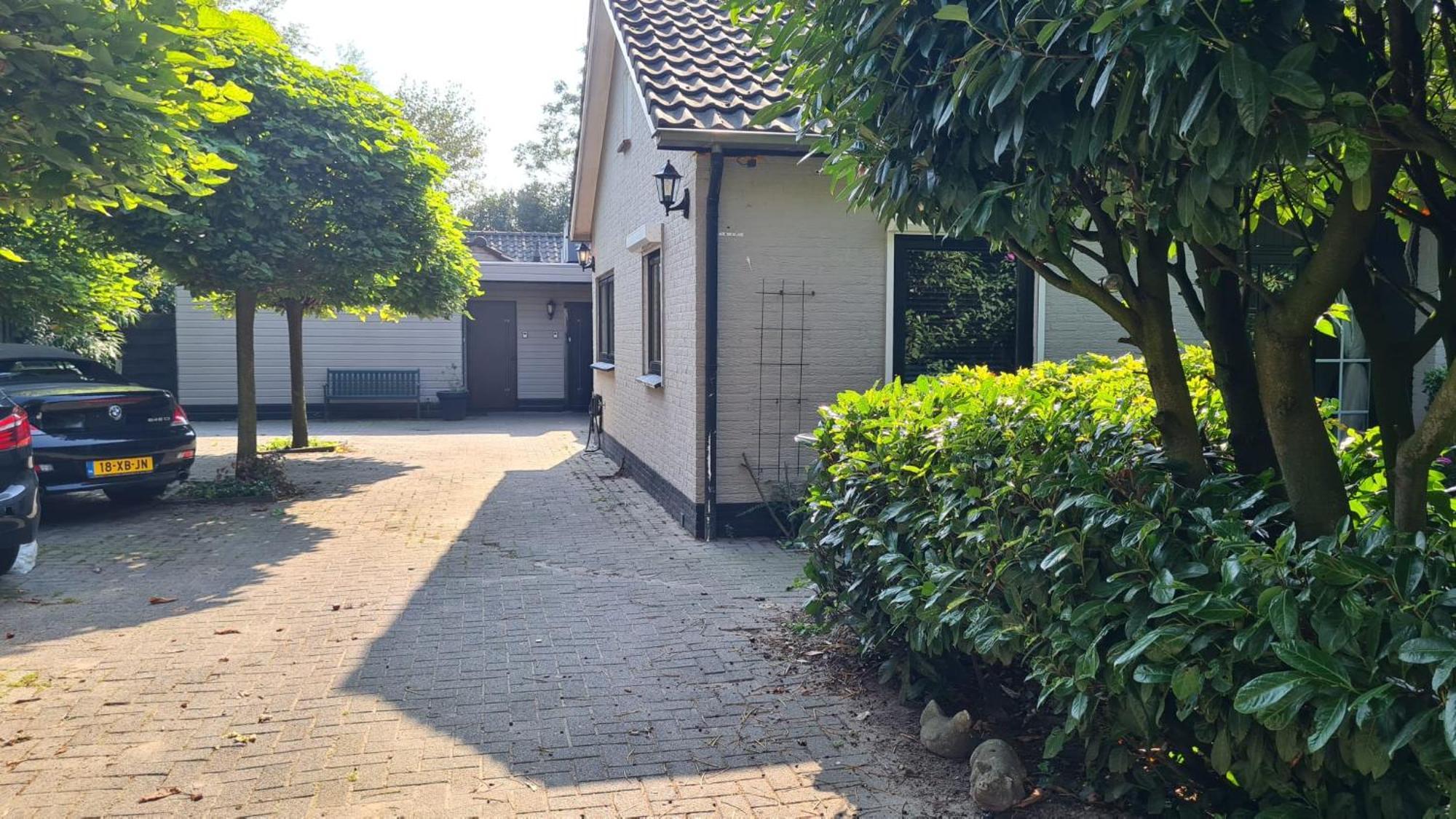 Bed and Breakfast Sleepzzz Heusden  Esterno foto